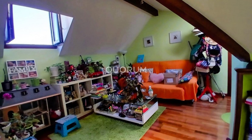 Buhardilla Con Encanto de 2 Habitaciones