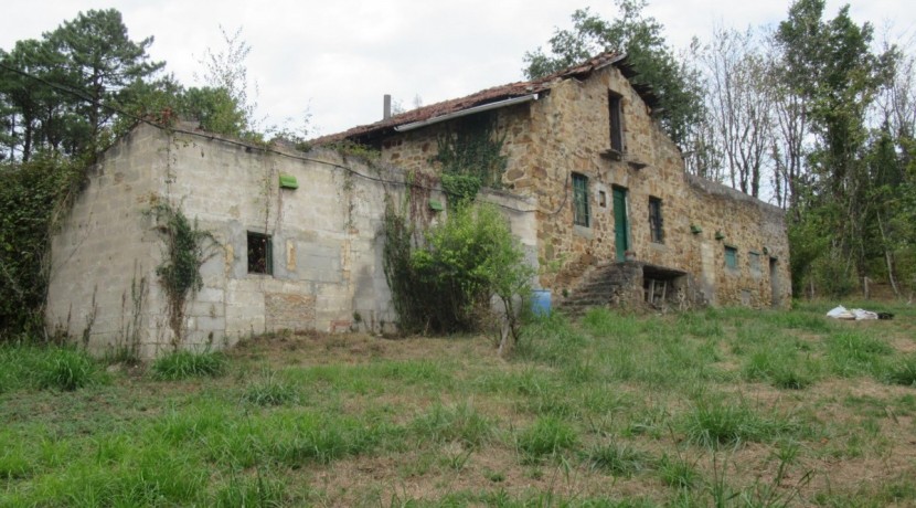 Caserío A Reformar Con Terreno En Labea