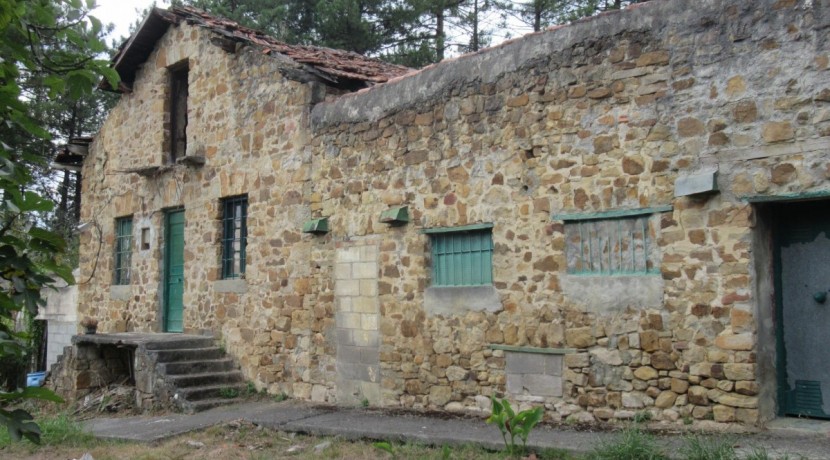 Caserío A Reformar Con Terreno En Labea