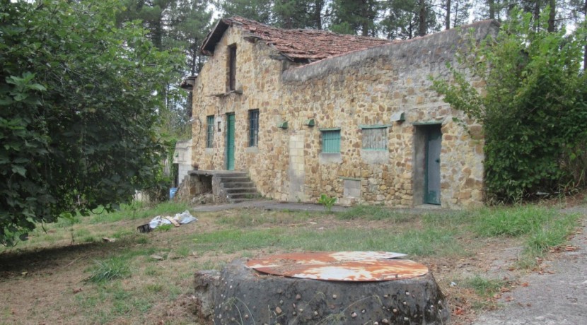Caserío A Reformar Con Terreno En Labea