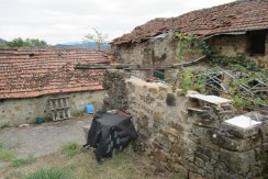 Caserío A Reformar Con Terreno En Labea
