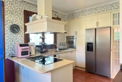 Chalet Independiente Con Jardin Privado En zona Residencial