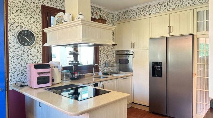 Chalet Independiente Con Jardin Privado En zona Residencial