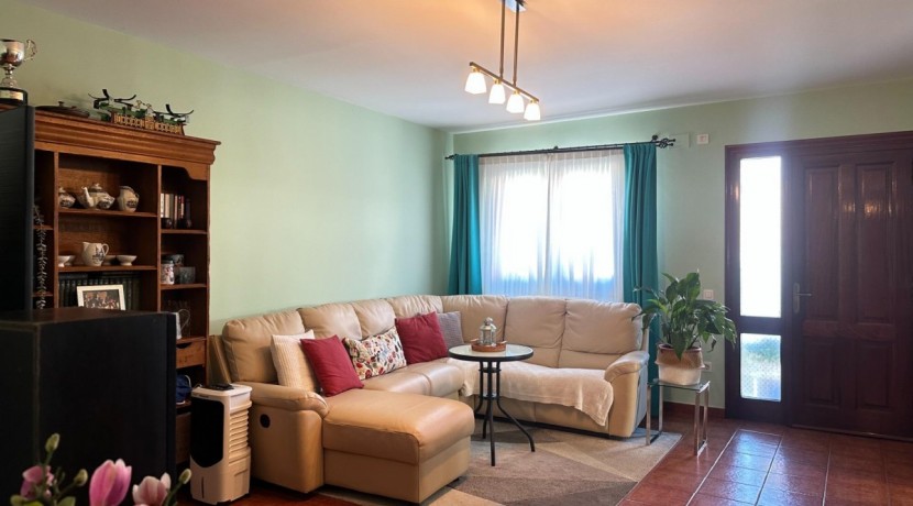Chalet Independiente Con Jardin Privado En zona Residencial
