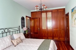 Chalet Independiente Con Jardin Privado En zona Residencial