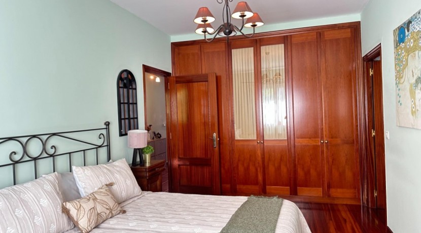 Chalet Independiente Con Jardin Privado En zona Residencial
