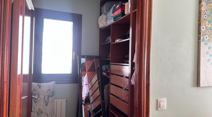 Chalet Independiente Con Jardin Privado En zona Residencial