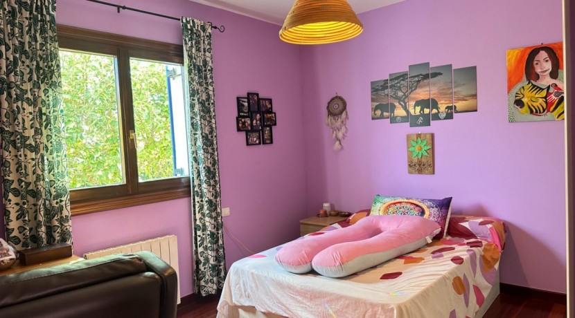 Chalet Independiente Con Jardin Privado En zona Residencial