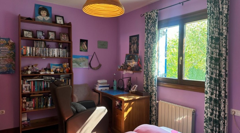Chalet Independiente Con Jardin Privado En zona Residencial