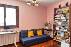 Chalet Independiente Con Jardin Privado En zona Residencial