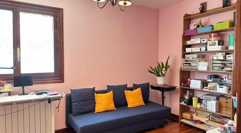 Chalet Independiente Con Jardin Privado En zona Residencial