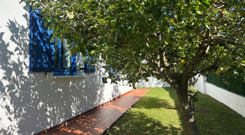 Chalet Independiente Con Jardin Privado En zona Residencial