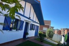 Chalet Independiente Con Jardin Privado En zona Residencial