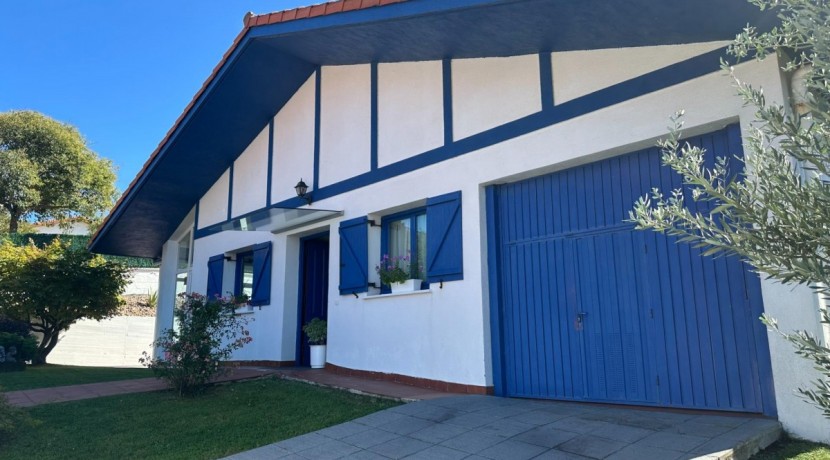 Chalet Independiente Con Jardin Privado En zona Residencial