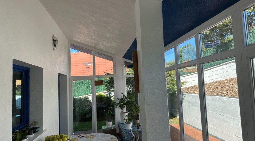 Chalet Independiente Con Jardin Privado En zona Residencial