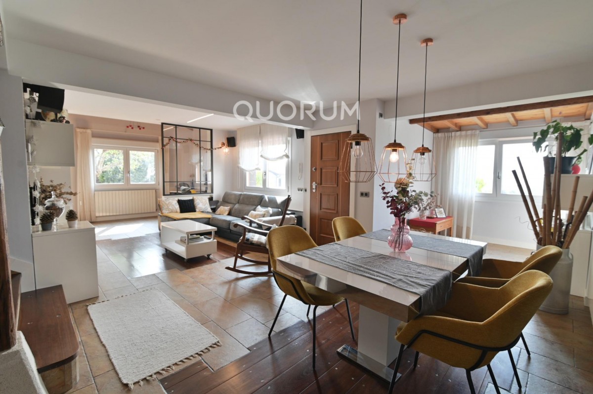 Espectacular Vivienda Bifamiliar Con Terreno Y Vistas En Olabarrieta, Galdakao