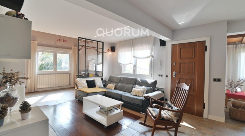 Espectacular Vivienda Bifamiliar Con Terreno Y Vistas En Olabarrieta, Galdakao