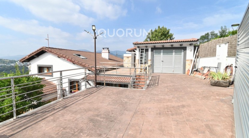 Espectacular Vivienda Bifamiliar Con Terreno Y Vistas En Olabarrieta, Galdakao
