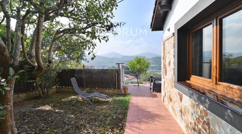 Espectacular Vivienda Bifamiliar Con Terreno Y Vistas En Olabarrieta, Galdakao