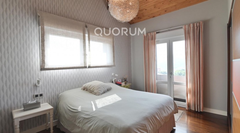 Espectacular Vivienda Bifamiliar Con Terreno Y Vistas En Olabarrieta, Galdakao