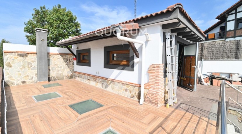 Espectacular Vivienda Bifamiliar Con Terreno Y Vistas En Olabarrieta, Galdakao