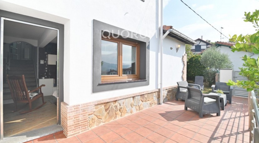 Espectacular Vivienda Bifamiliar Con Terreno Y Vistas En Olabarrieta, Galdakao
