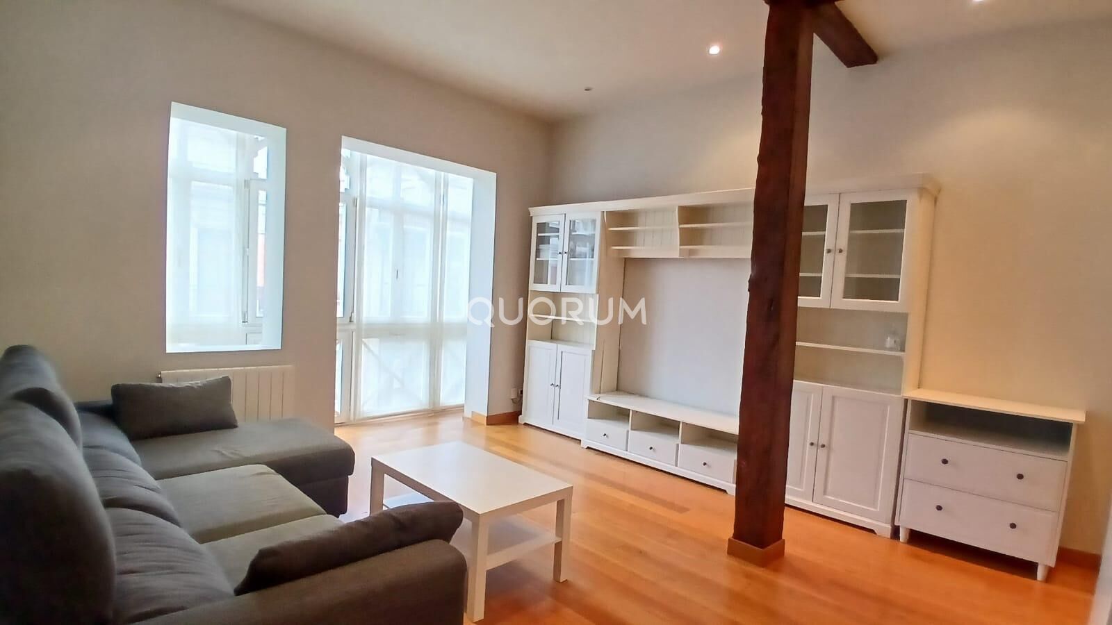 Estupendo Piso de 2 Habitaciones Y 1 Baño En Zona Alhondiga