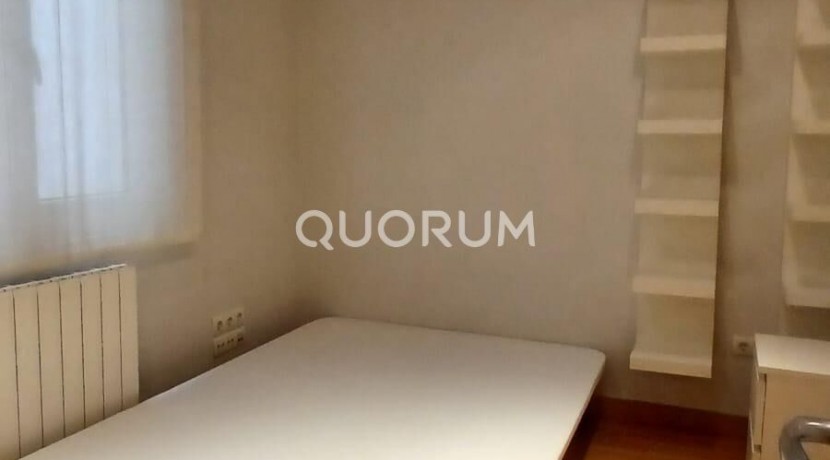 Estupendo Piso de 2 Habitaciones Y 1 Baño En Zona Alhondiga