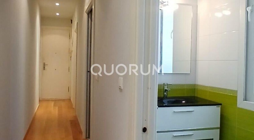 Estupendo Piso de 2 Habitaciones Y 1 Baño En Zona Alhondiga