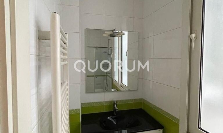 Estupendo Piso de 2 Habitaciones Y 1 Baño En Zona Alhondiga