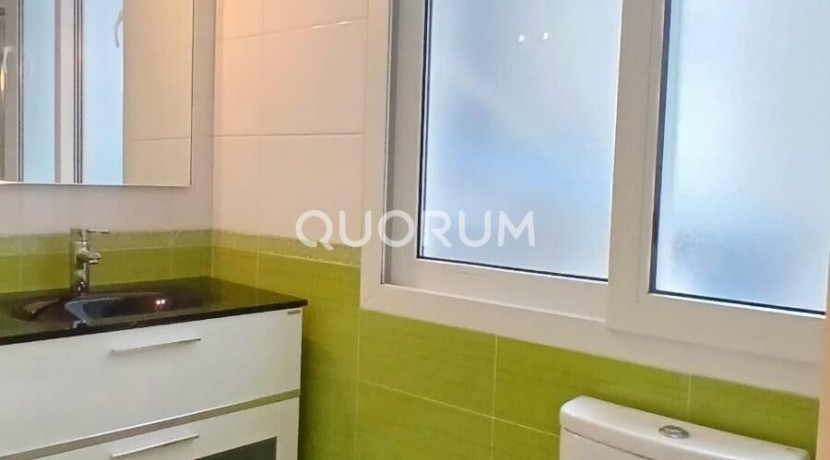 Estupendo Piso de 2 Habitaciones Y 1 Baño En Zona Alhondiga