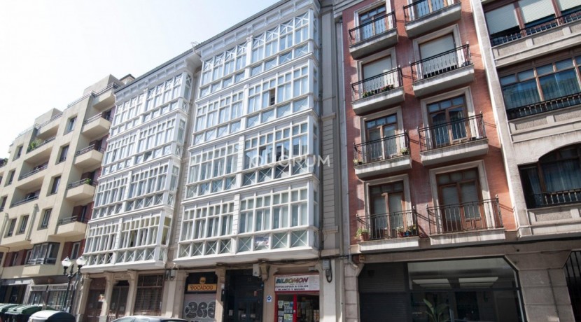 Estupendo Piso de 2 Habitaciones Y 1 Baño En Zona Alhondiga