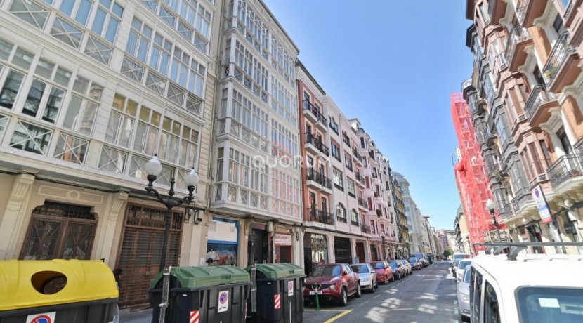 Estupendo Piso de 2 Habitaciones Y 1 Baño En Zona Alhondiga