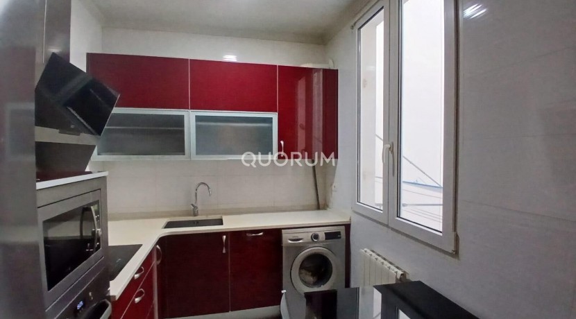 Estupendo Piso de 2 Habitaciones Y 1 Baño En Zona Alhondiga
