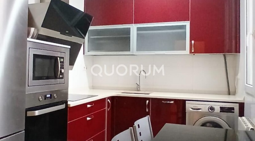 Estupendo Piso de 2 Habitaciones Y 1 Baño En Zona Alhondiga