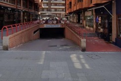 EXTRAORDINARIO LOCAL EN ESQUINA EN EL CENTRO DE LAS ARENAS