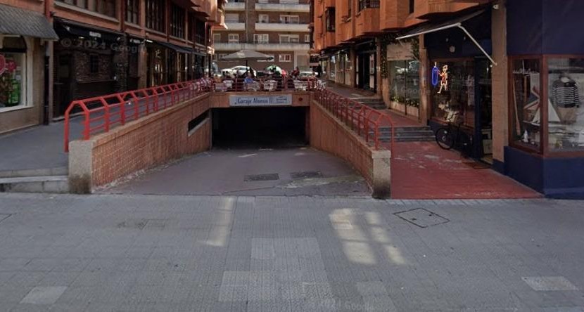 EXTRAORDINARIO LOCAL EN ESQUINA EN EL CENTRO DE LAS ARENAS