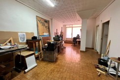 Local a diferentes alturas con entreplanta y sótano y amplio escaparate con acceso por dos calles en Santutxu