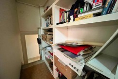 Local a diferentes alturas con entreplanta y sótano y amplio escaparate con acceso por dos calles en Santutxu