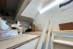 Local a diferentes alturas con entreplanta y sótano y amplio escaparate con acceso por dos calles en Santutxu