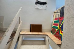 Local a diferentes alturas con entreplanta y sótano y amplio escaparate con acceso por dos calles en Santutxu