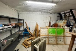 Local a diferentes alturas con entreplanta y sótano y amplio escaparate con acceso por dos calles en Santutxu