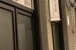 Local a diferentes alturas con entreplanta y sótano y amplio escaparate con acceso por dos calles en Santutxu