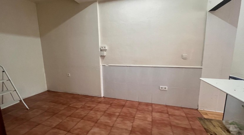 Local Comercial En La Zona Del Ambulatorio
