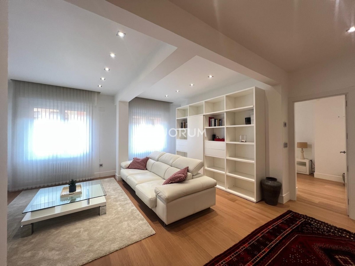 Moderna vivienda equipada para temporada en el centro