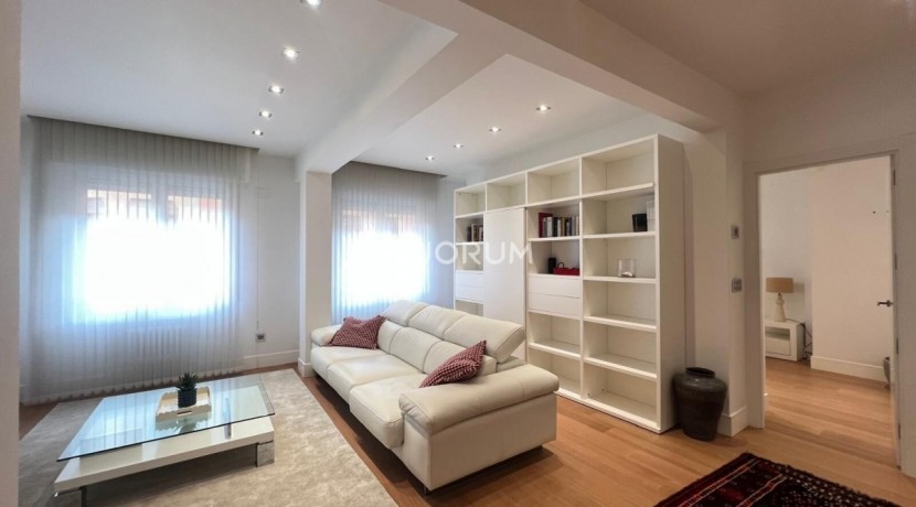 Moderna vivienda equipada para temporada en el centro