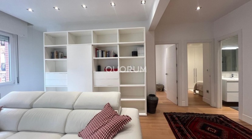 Moderna vivienda equipada para temporada en el centro