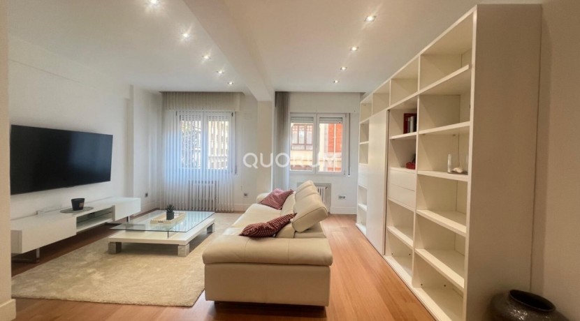 Moderna vivienda equipada para temporada en el centro