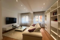 Moderna vivienda equipada para temporada en el centro