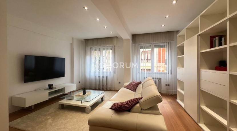 Moderna vivienda equipada para temporada en el centro